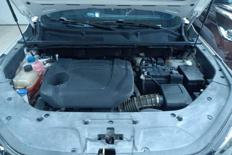 Used CHANGAN CS75 PLUS 2023 3rd Generation 2.0T Automatic Prestige Version Engine Bay