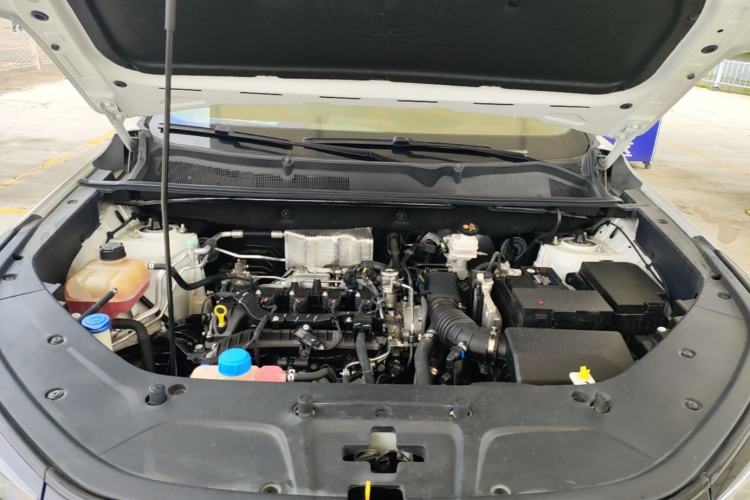 Used CHANGAN CS75 PLUS 2023 2nd Generation 1.5T Automatic Elite Version Engine Bay