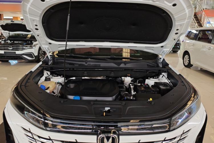Used CHANGAN CS75 PLUS 2023 3rd Generation 1.5T Automatic Prestige Model Engine Bay