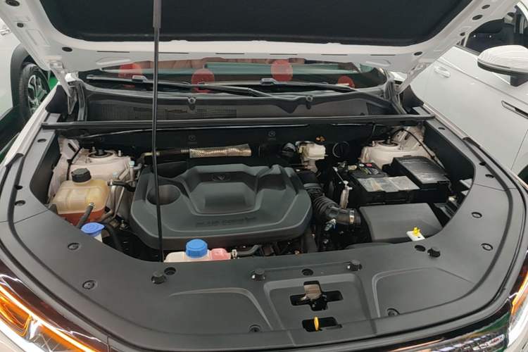 Used CHANGAN CS75 PLUS 2023 3rd Generation 1.5T Automatic Prestige Model Engine Bay