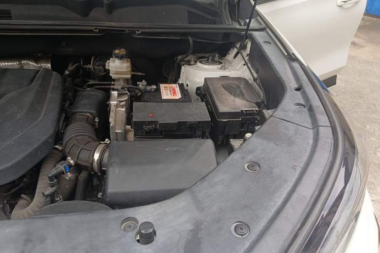 Used CHANGAN CS75 PLUS 2023 3rd Generation 1.5T Automatic Pilot Model Engine Bay Left