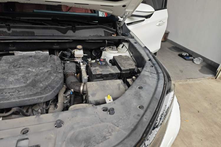 Used CHANGAN CS75 PLUS 2023 3rd Generation 1.5T Automatic Prestige Model Engine Bay Left