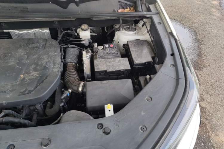 Used CHANGAN CS75 PLUS 2023 3rd Generation 1.5T Automatic Prestige Model Engine Bay Left