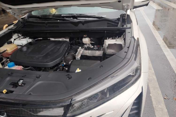 Used CHANGAN CS75 PLUS 2023 3rd Generation 1.5T Automatic Prestige Model Engine Bay Left