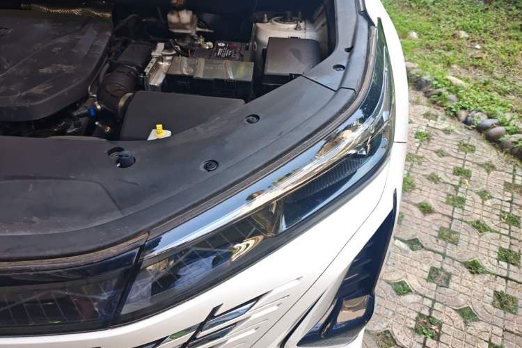 Used CHANGAN CS75 PLUS 2023 3rd Generation 1.5T Automatic Prestige Model Engine Bay Left