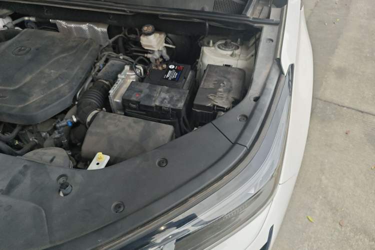 Used CHANGAN CS75 PLUS 2023 3rd Generation 1.5T Automatic Prestige Model Engine Bay Left