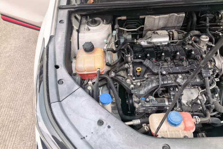 Used CHANGAN CS75 PLUS 2023 2nd Generation 1.5T Automatic Elite Version Engine Bay Right