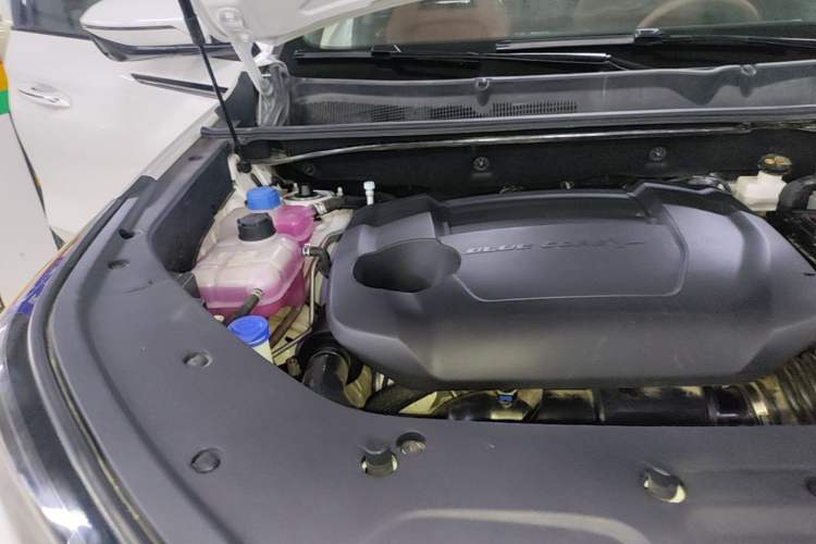 Used CHANGAN CS75 PLUS 2023 3rd Generation 2.0T Automatic Prestige Version Engine Bay Right