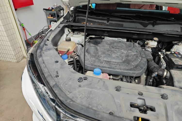Used CHANGAN CS75 PLUS 2023 3rd Generation 1.5T Automatic Prestige Model Engine Bay Right