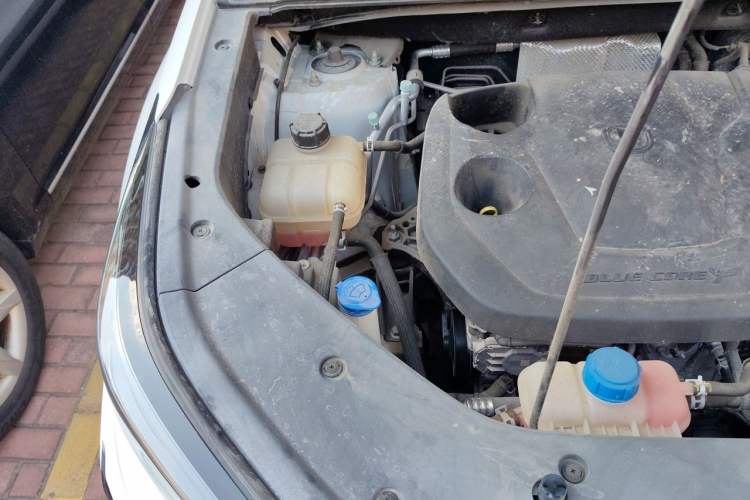 Used CHANGAN CS75 PLUS 2023 3rd Generation 1.5T Automatic Prestige Model Engine Bay Right