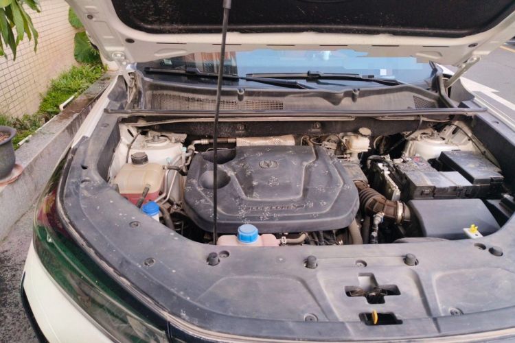 Used CHANGAN CS75 PLUS 2023 3rd Generation 1.5T Automatic Prestige Model Engine Bay Right