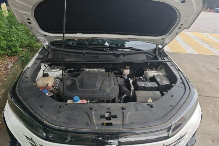 Used CHANGAN CS75 PLUS 2023 3rd Generation 1.5T Automatic Prestige Model Engine Bay