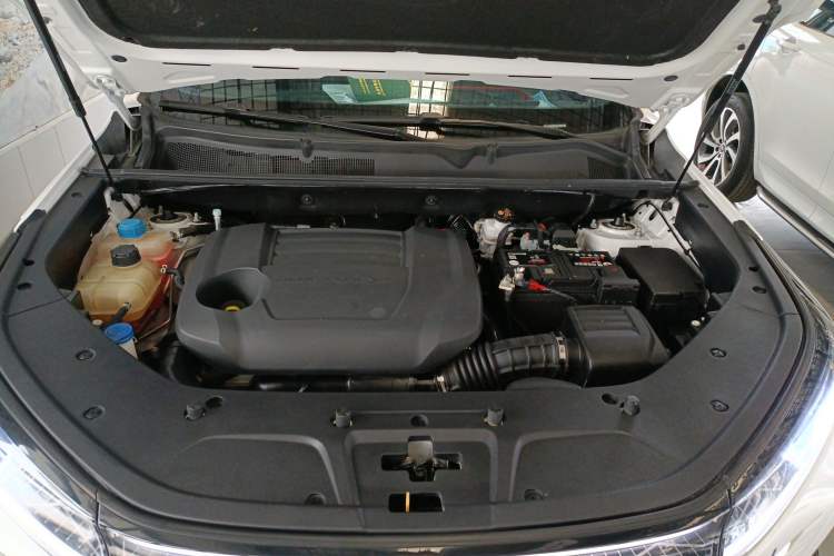 Used CHANGAN CS75 PLUS 2023 3rd Generation 2.0T Automatic Prestige Version Engine Bay