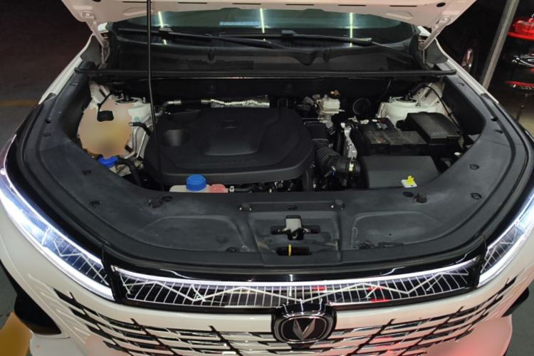 Used CHANGAN CS75 PLUS 2023 3rd Generation 1.5T Automatic Prestige Model Engine Bay