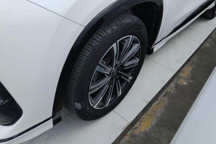 Used CHANGAN CS75 PLUS 2023 3rd Generation 1.5T Automatic Prestige Model Exterior 4