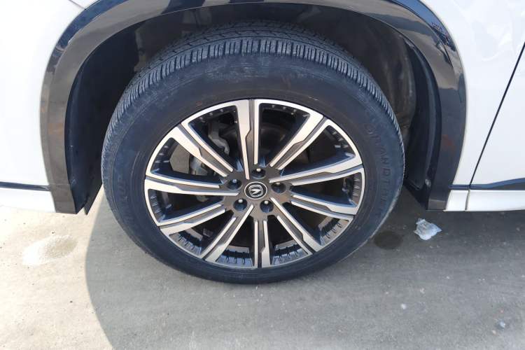 Used CHANGAN CS75 PLUS 2023 3rd Generation 1.5T Automatic Pilot Model Exterior 4