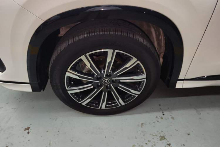 Used CHANGAN CS75 PLUS 2023 3rd Generation 1.5T Automatic Prestige Model Exterior 4