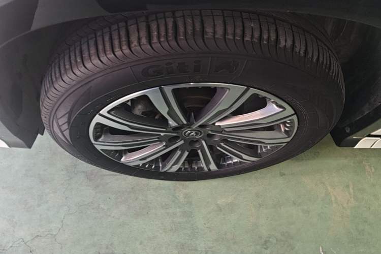 Used CHANGAN CS75 PLUS 2023 3rd Generation 1.5T Automatic Prestige Model Exterior 4