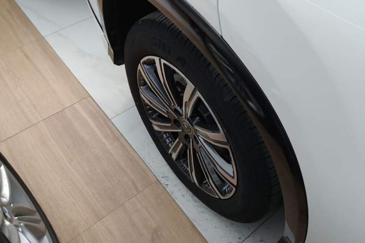 Used CHANGAN CS75 PLUS 2023 3rd Generation 1.5T Automatic Prestige Model Exterior 5