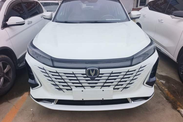 Used CHANGAN CS75 PLUS 2023 3rd Generation 1.5T Automatic Pilot Model Exterior 6