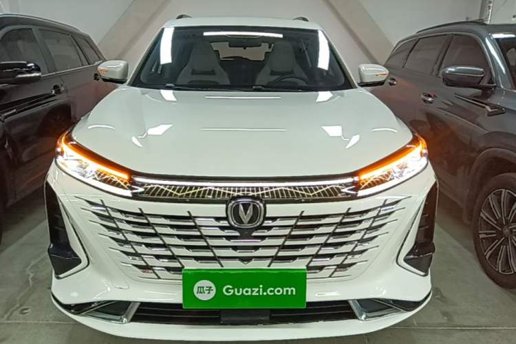 Used CHANGAN CS75 PLUS 2023 3rd Generation 1.5T Automatic Prestige Model Front