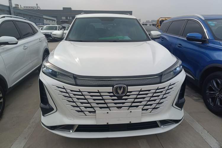 Used CHANGAN CS75 PLUS 2023 3rd Generation 1.5T Automatic Prestige Model Front