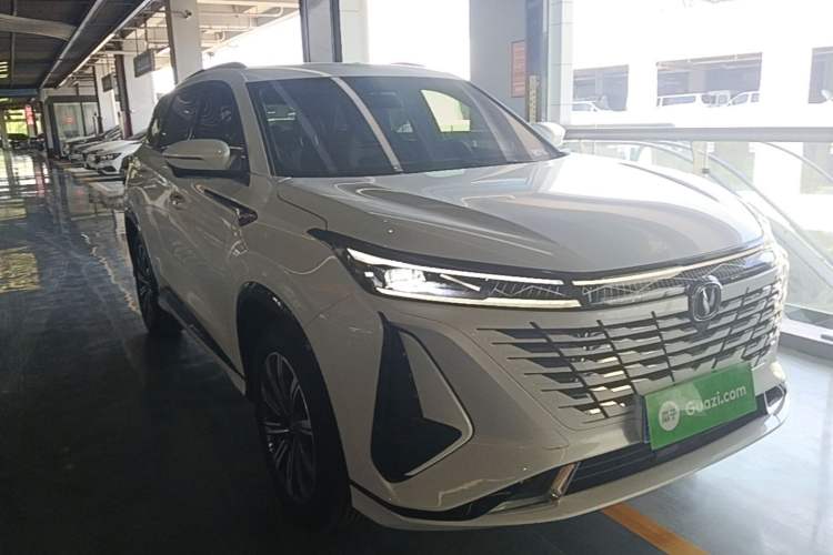 Used CHANGAN CS75 PLUS 2023 3rd Generation 1.5T Automatic Prestige Model Front Right 45 Deg
