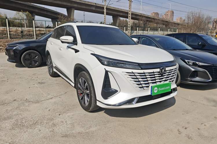 Used CHANGAN CS75 PLUS 2023 3rd Generation 1.5T Automatic Prestige Model Front Right 45 Deg
