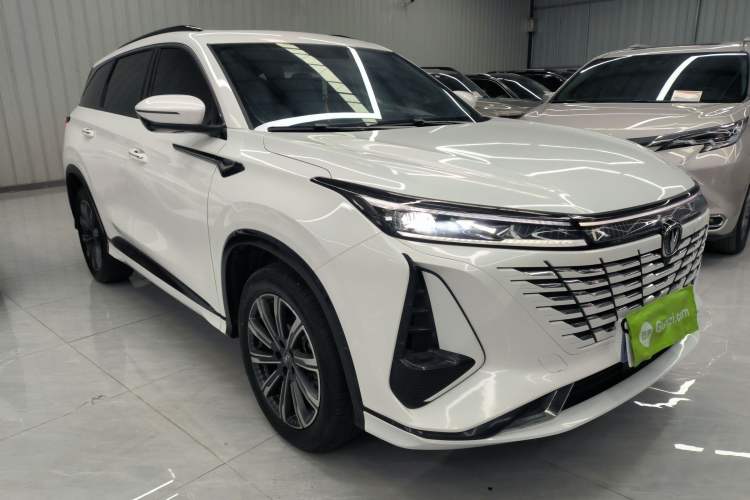 Used CHANGAN CS75 PLUS 2023 3rd Generation 1.5T Automatic Prestige Model Front Right 45 Deg
