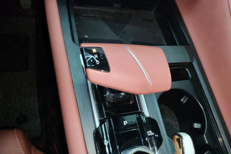 Used CHANGAN CS75 PLUS 2023 3rd Generation 1.5T Automatic Prestige Model Gear Lever