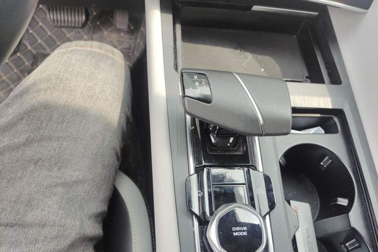 Used CHANGAN CS75 PLUS 2023 3rd Generation 1.5T Automatic Prestige Model Gear Lever