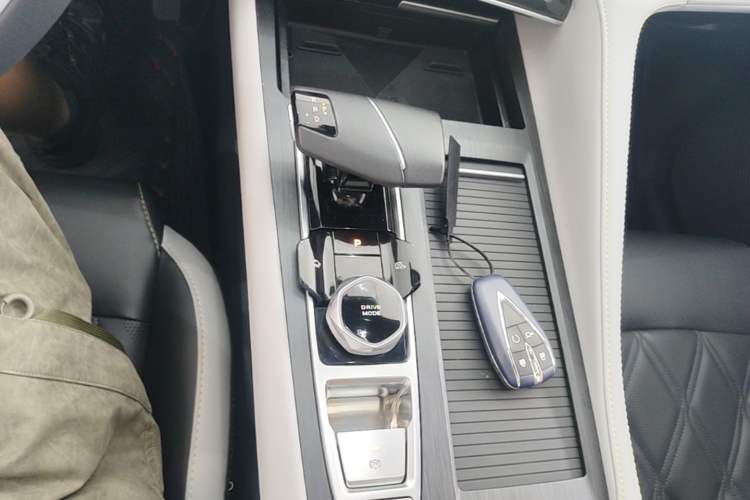 Used CHANGAN CS75 PLUS 2023 3rd Generation 1.5T Automatic Pilot Model Gear Lever