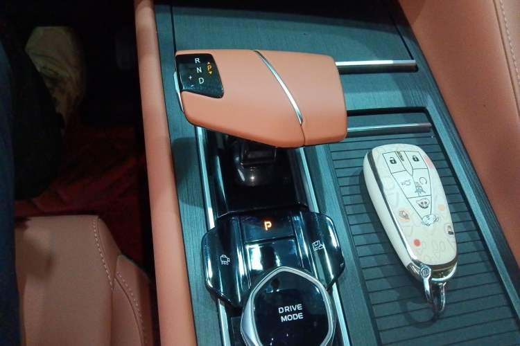 Used CHANGAN CS75 PLUS 2023 3rd Generation 2.0T Automatic Prestige Version Gear Lever