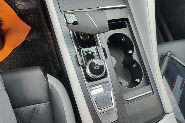 Used CHANGAN CS75 PLUS 2023 3rd Generation 1.5T Automatic Prestige Model Gear Lever