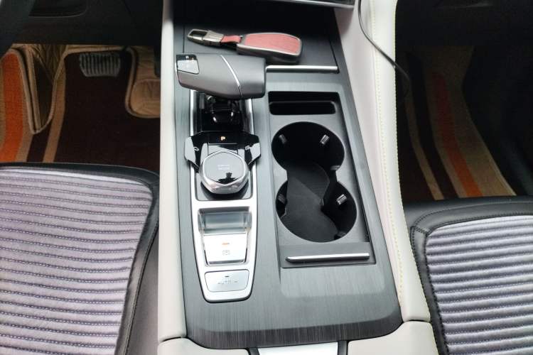 Used CHANGAN CS75 PLUS 2023 3rd Generation 1.5T Automatic Prestige Model Gear Lever