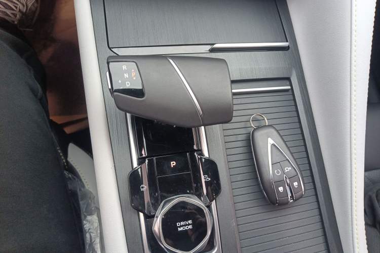 Used CHANGAN CS75 PLUS 2023 3rd Generation 1.5T Automatic Prestige Model Gear Lever