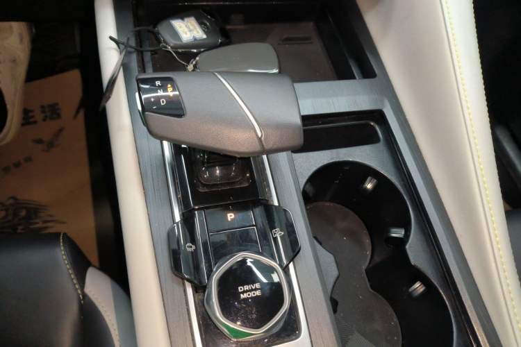 Used CHANGAN CS75 PLUS 2023 3rd Generation 1.5T Automatic Prestige Model Gear Lever