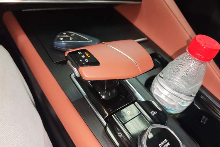 Used CHANGAN CS75 PLUS 2023 3rd Generation 1.5T Automatic Luxury Model Gear Lever
