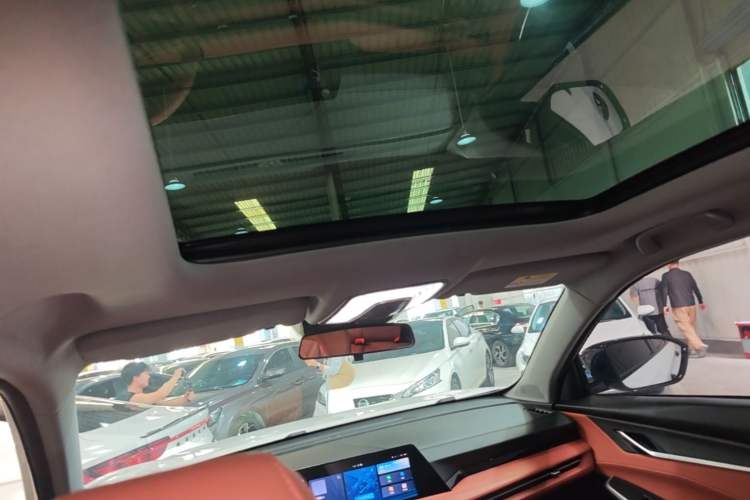 Used CHANGAN CS75 PLUS 2023 3rd Generation 1.5T Automatic Luxury Model Headliner