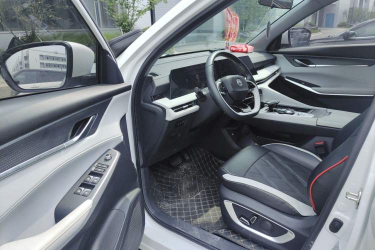 Used CHANGAN CS75 PLUS 2023 3rd Generation 1.5T Automatic Prestige Model Interior 3
