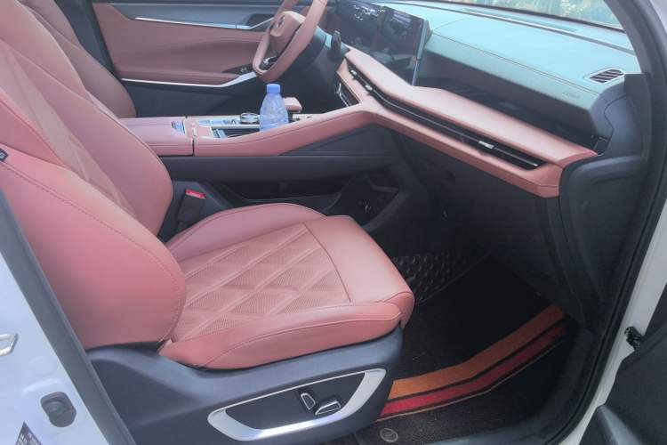 Used CHANGAN CS75 PLUS 2023 3rd Generation 1.5T Automatic Prestige Model Interior 4