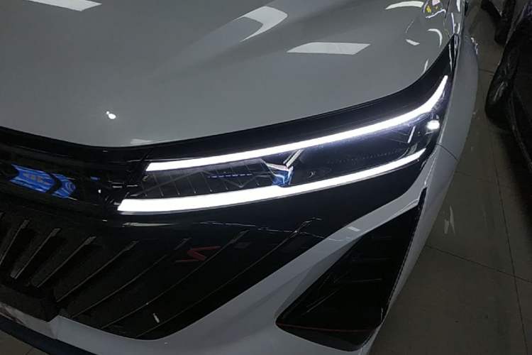 Used CHANGAN CS75 PLUS 2023 2nd Generation 1.5T Automatic Elite Version Left Front Headlight