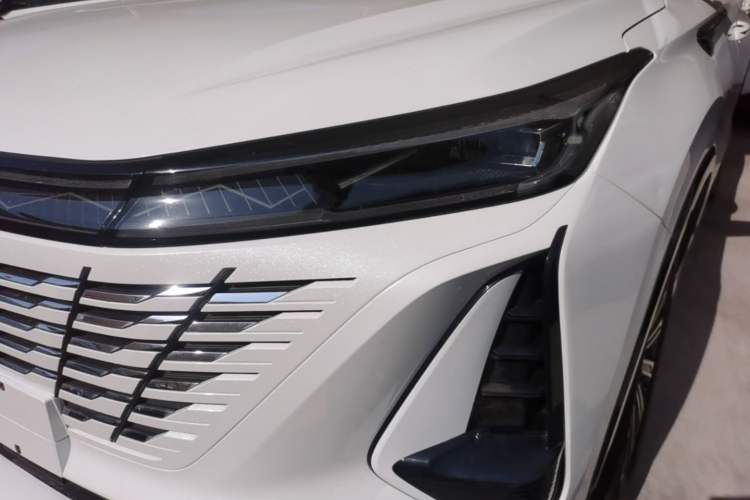 Used CHANGAN CS75 PLUS 2023 3rd Generation 1.5T Automatic Prestige Model Left Front Headlight