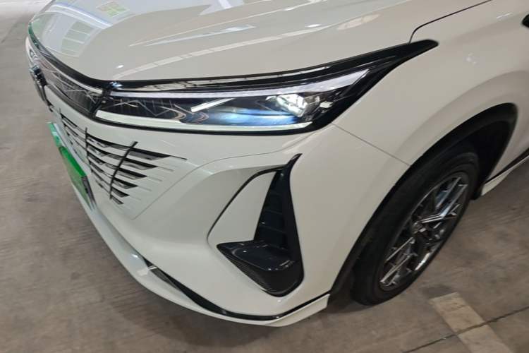 Used CHANGAN CS75 PLUS 2023 3rd Generation 1.5T Automatic Luxury Model Left Front Headlight