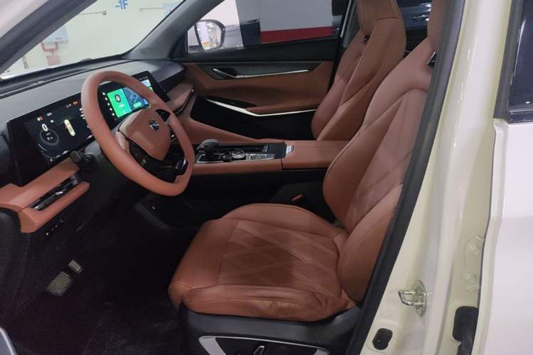 Used CHANGAN CS75 PLUS 2023 3rd Generation 2.0T Automatic Prestige Version Left Front Seat