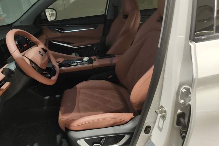 Used CHANGAN CS75 PLUS 2023 3rd Generation 1.5T Automatic Pilot Model Left Front Seat