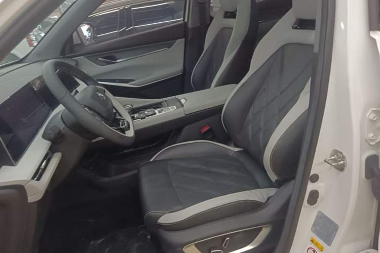 Used CHANGAN CS75 PLUS 2023 3rd Generation 1.5T Automatic Prestige Model Left Front Seat