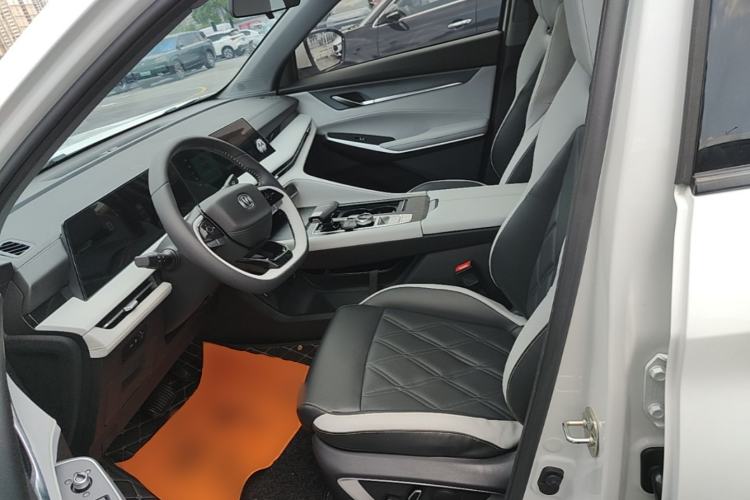 Used CHANGAN CS75 PLUS 2023 3rd Generation 1.5T Automatic Prestige Model Left Front Seat