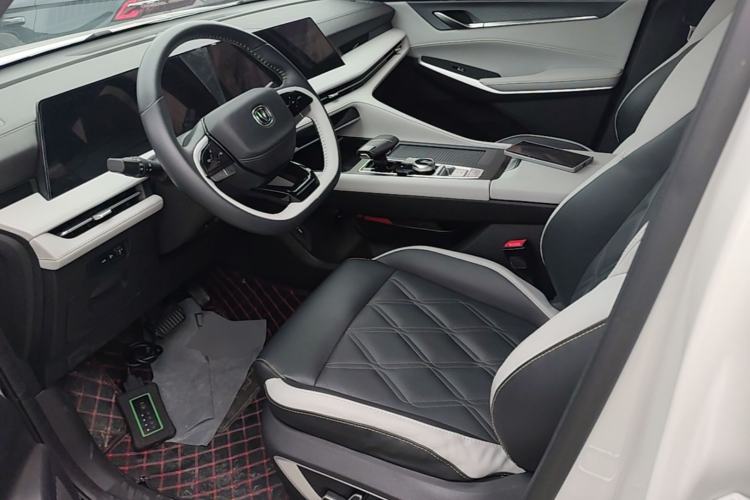 Used CHANGAN CS75 PLUS 2023 3rd Generation 1.5T Automatic Prestige Model Left Front Seat