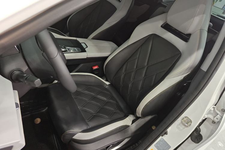 Used CHANGAN CS75 PLUS 2023 3rd Generation 1.5T Automatic Pilot Model Left Front Seat